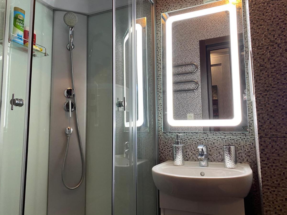 Modern Luxury Studio In The Center Of Kharkiv At Konstitutsii Square Eksteriør billede