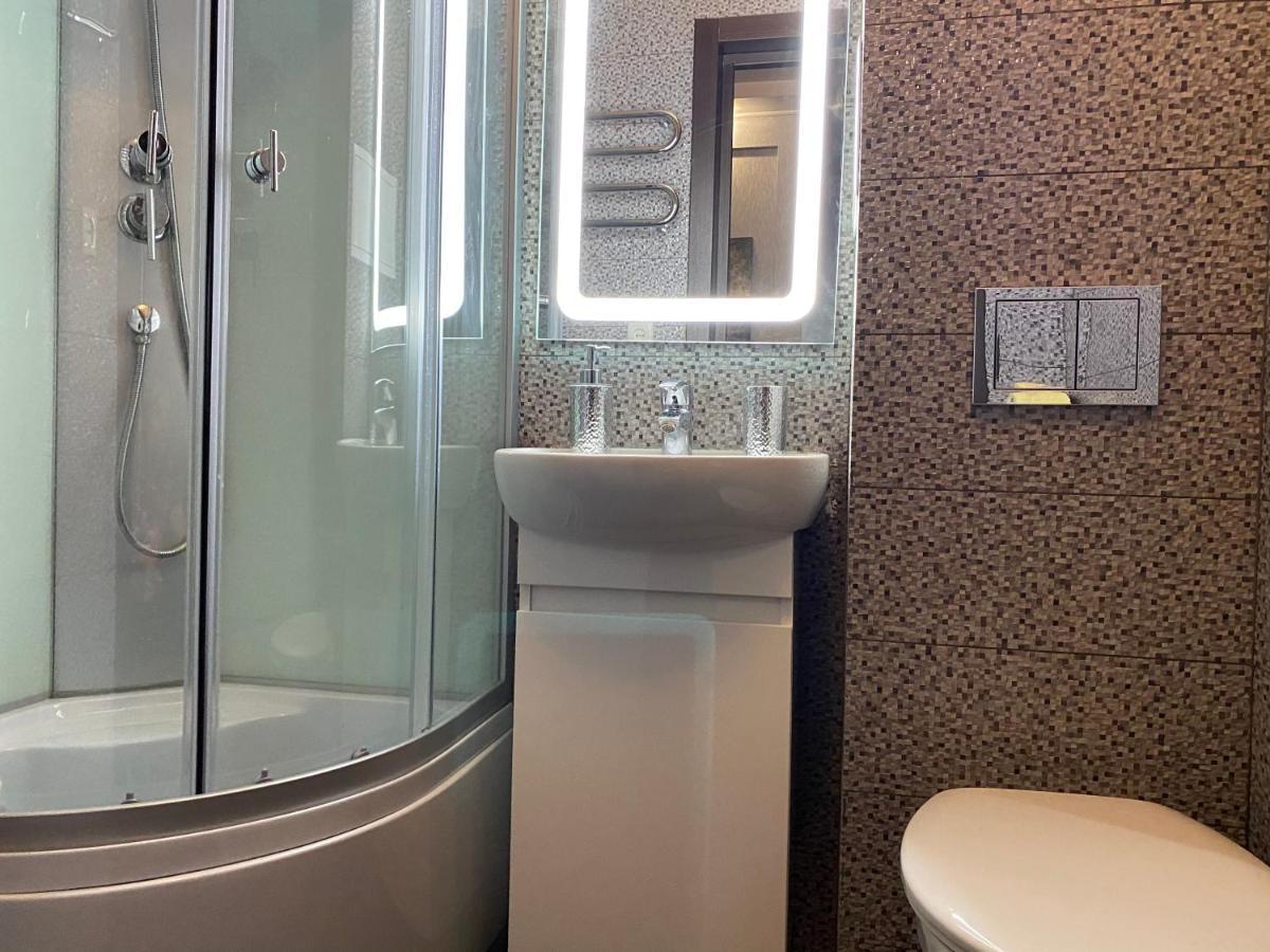 Modern Luxury Studio In The Center Of Kharkiv At Konstitutsii Square Eksteriør billede
